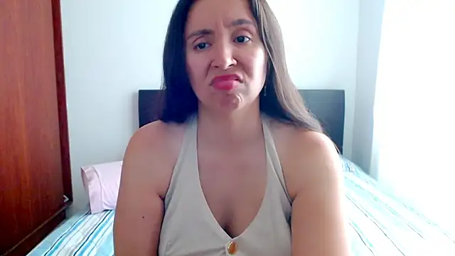 emely_sexx20's cam snapshot