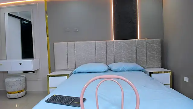 little-doll18's cam snapshot