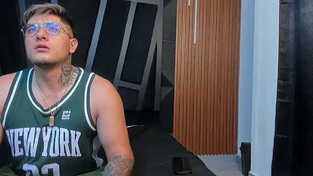 ArturFrostt live sex cam