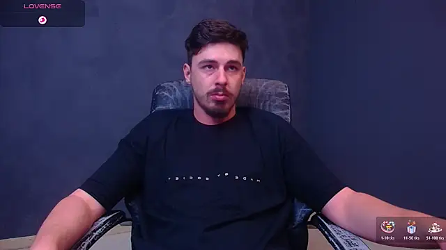 EnzoRace live sex cam