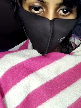 Thaper_Meera2's cam snapshot