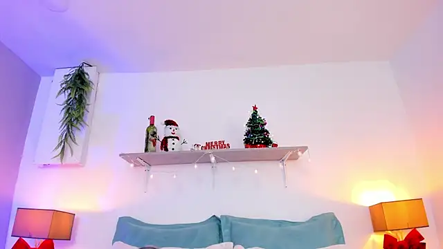 LuciaBenett_'s cam snapshot