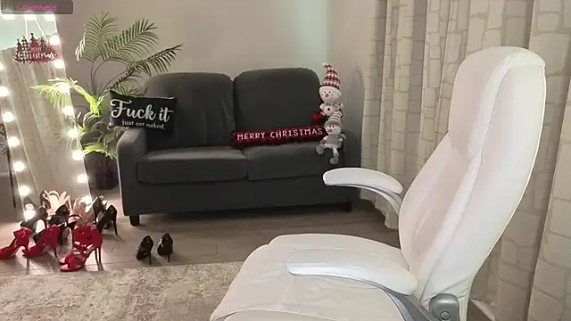 YourMarthaMayer's cam snapshot