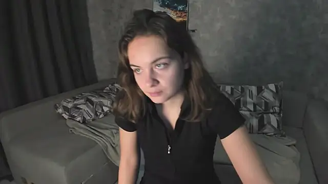 KristinaLoison live sex cam