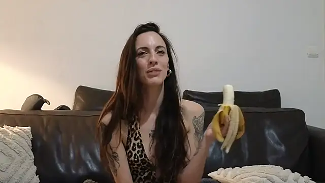 Lenaelle31000's cam snapshot