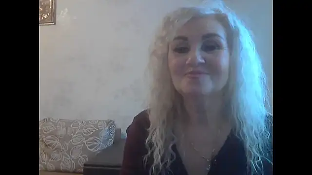 LadySexyBlond's cam snapshot