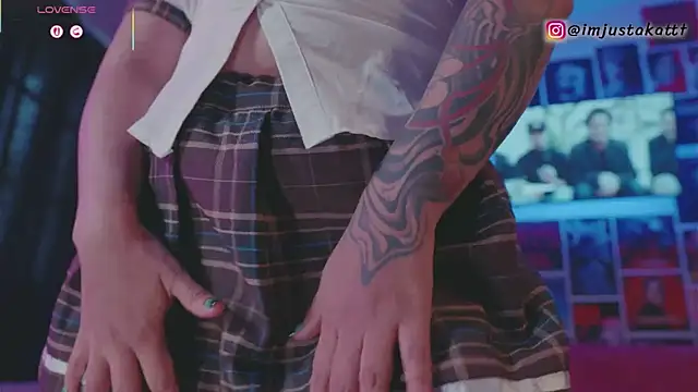 sensualkattt live sex cam