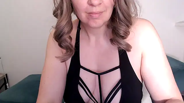 Ella_Next_Door's cam snapshot