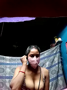 Poonam8080's cam snapshot