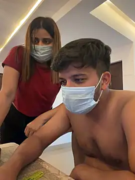 youngcoupleloverose's cam snapshot