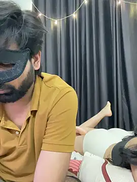 vickyandtania's cam snapshot