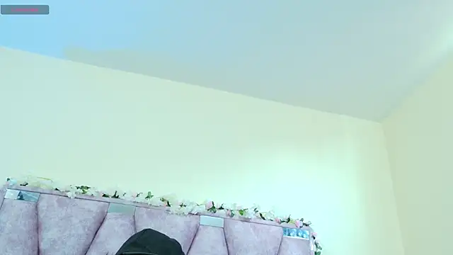 iris_and_damian's cam snapshot