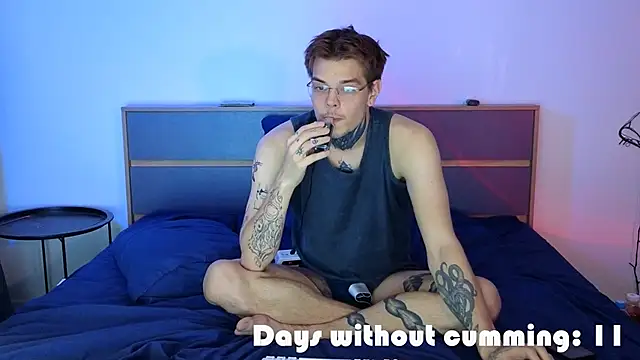 DENIS_HERE's cam snapshot