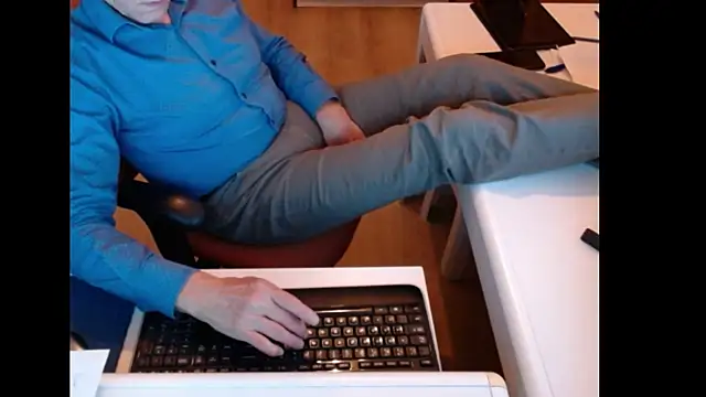 dutchpornking's cam snapshot