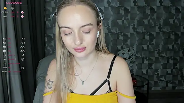 A_delina's cam snapshot