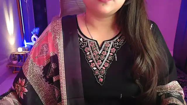 Mitikaa live sex cam