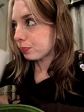 LoraaDoll live sex cam