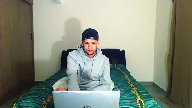 bladetrinityn's cam snapshot