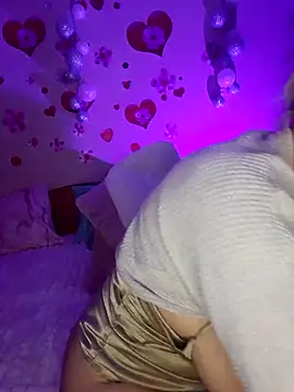 BellaBellaHot's cam snapshot