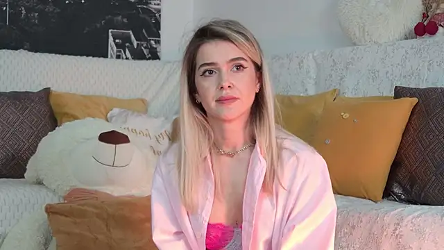 Sarah-Hart live sex cam