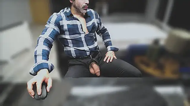 latinoo23bom's cam snapshot