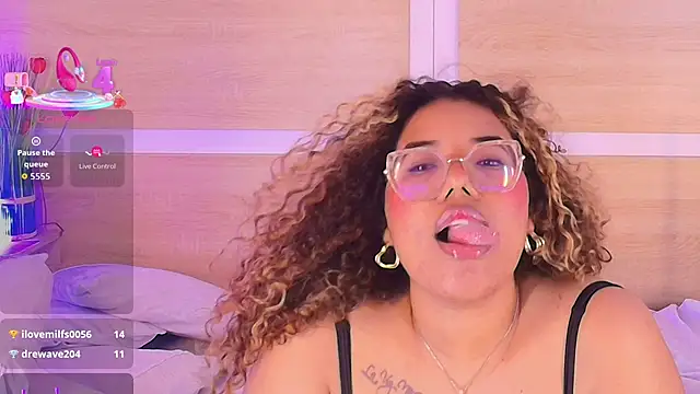 _nickypurple_'s cam snapshot