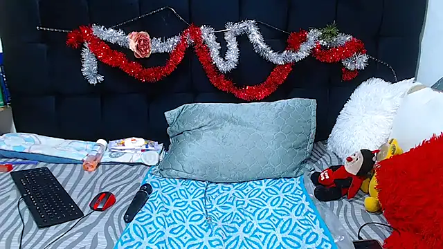 TaurusClitCake's cam snapshot