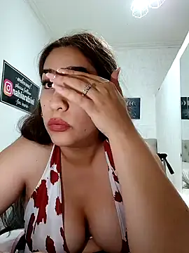 nahiarabiel33's cam snapshot