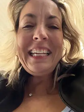 Cherry-red-xo's cam snapshot