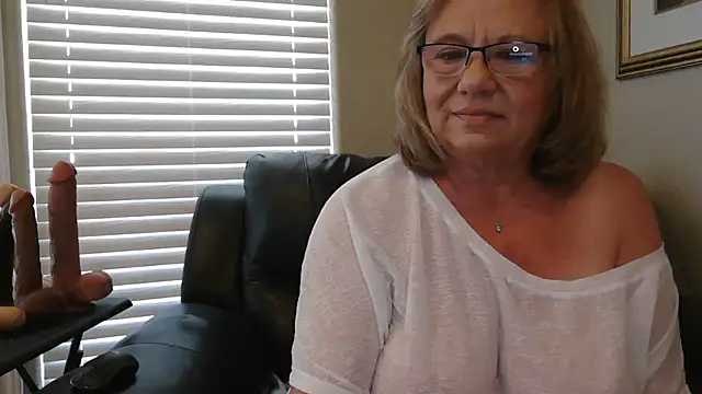 BustyAnnie's cam snapshot