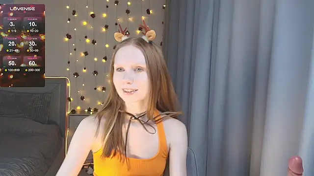 FoxyMira's cam snapshot