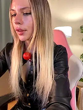 MistressMommyKate's cam snapshot