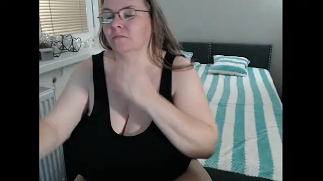 Sweetboobs's cam snapshot