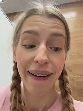 kira_mia's cam snapshot