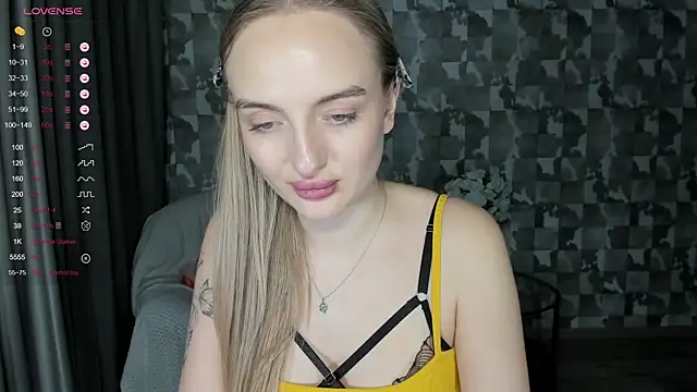 A_delina's cam snapshot