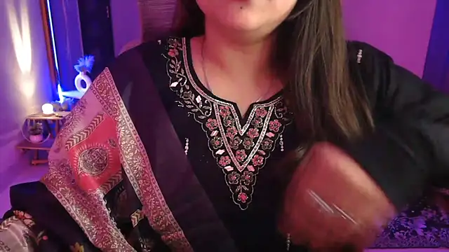 Mitikaa live sex cam