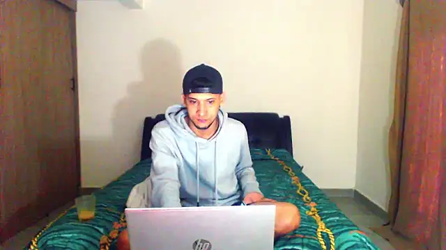 bladetrinityn's cam snapshot