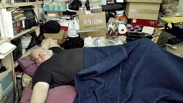 hadeszeuss2's cam snapshot