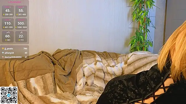 AliceDarsY's cam snapshot