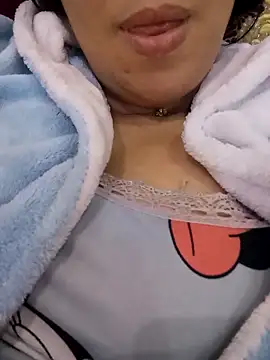 Rouzalinda's cam snapshot