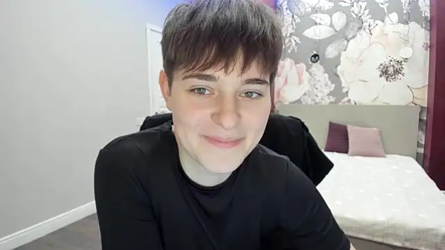 EmiliaYours live sex cam