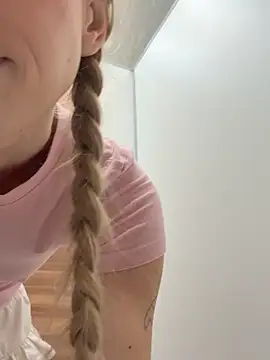 kira_mia's cam snapshot