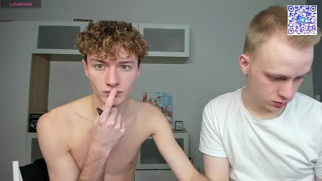 Kevin_Young_Cat's cam snapshot