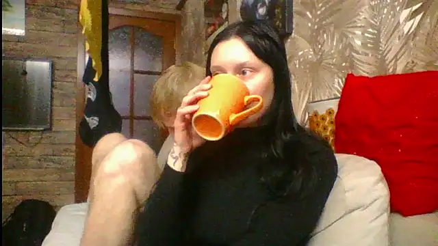 RussNocturnal's cam snapshot