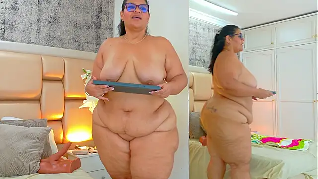 SelennaCooper live sex cam