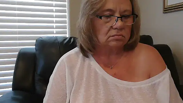 BustyAnnie's web cam