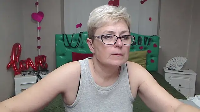 EmiliaGree's cam snapshot