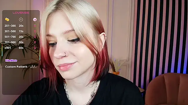 arielabradberry's cam snapshot