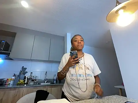 ChocolateCakeQueen live sex cam