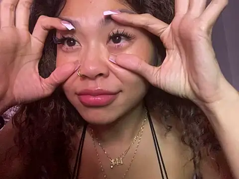 Arelynn's cam snapshot